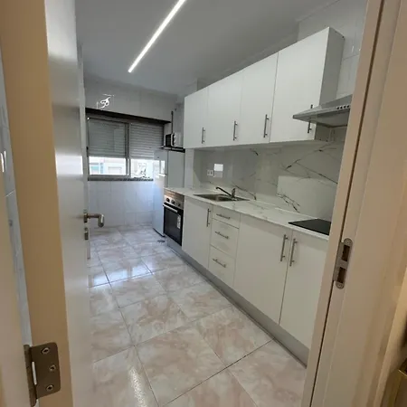 Luxury Apartment *
